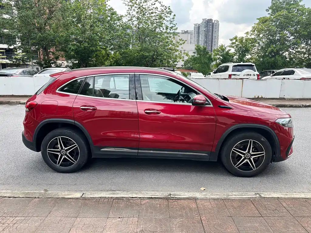 Mercedes-Benz EQA 2022 EQA 300 4MATIC