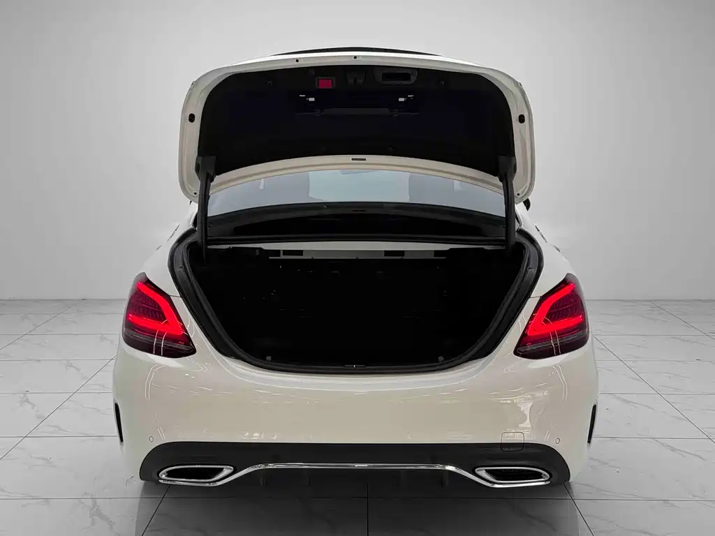 Mercedes-Benz C-Class — миниатюра 15