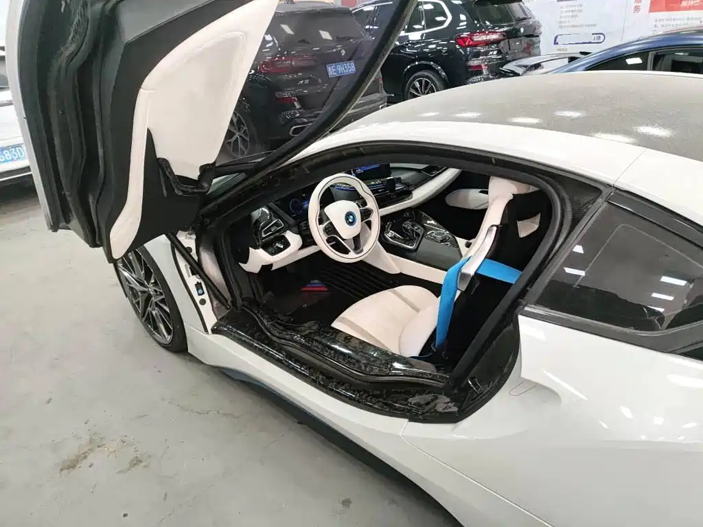 BMW i8 — миниатюра 4