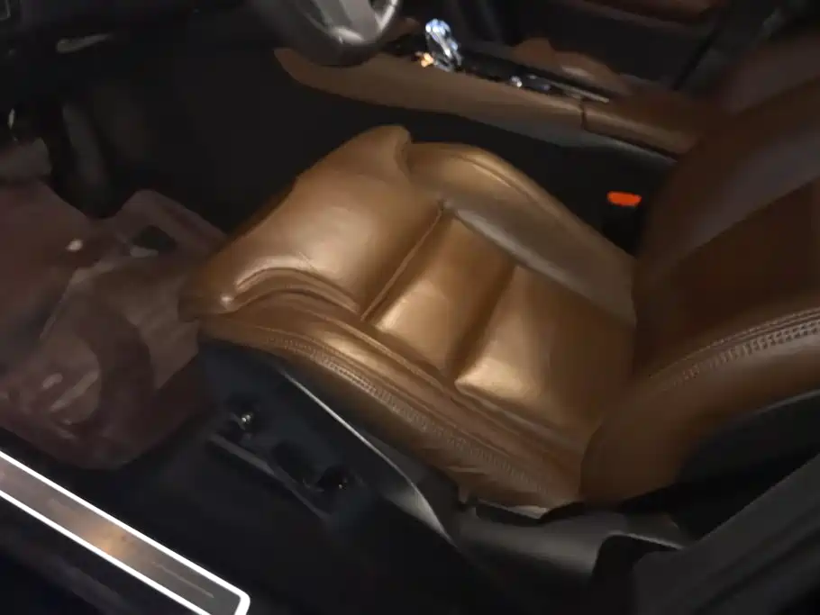 Volvo XC90 PHEV — миниатюра 9