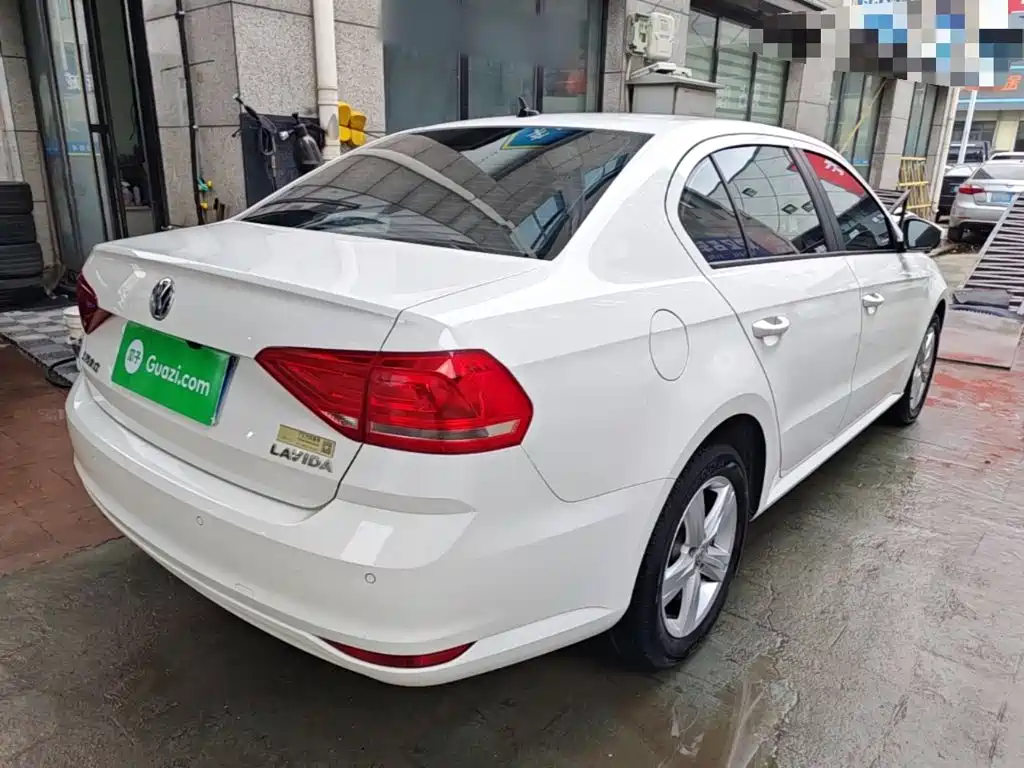 Volkswagen Lavida — миниатюра 5
