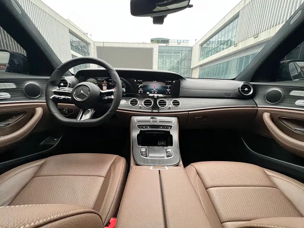Mercedes-Benz E-Class — миниатюра 14