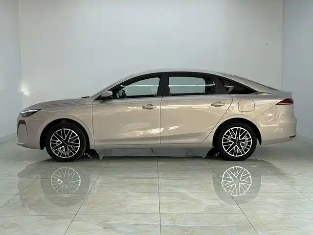 Roewe i6 — миниатюра 10