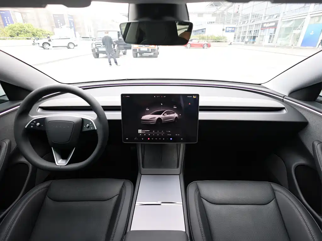 Tesla Model 3 — миниатюра 17