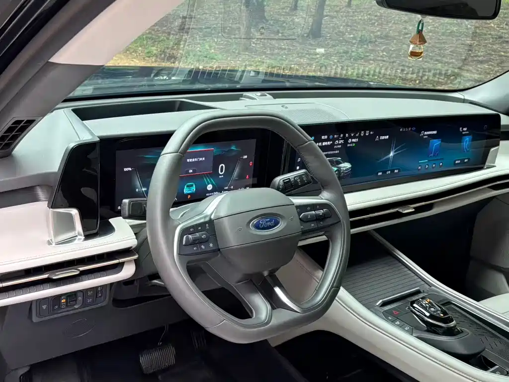 Ford Edge — миниатюра 8