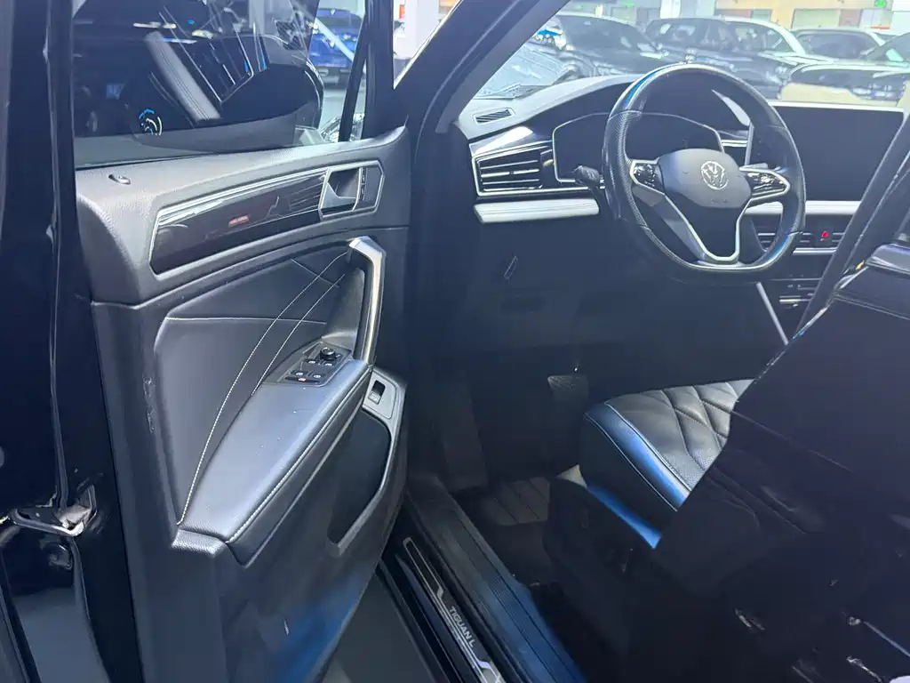 Volkswagen Tiguan L — миниатюра 5