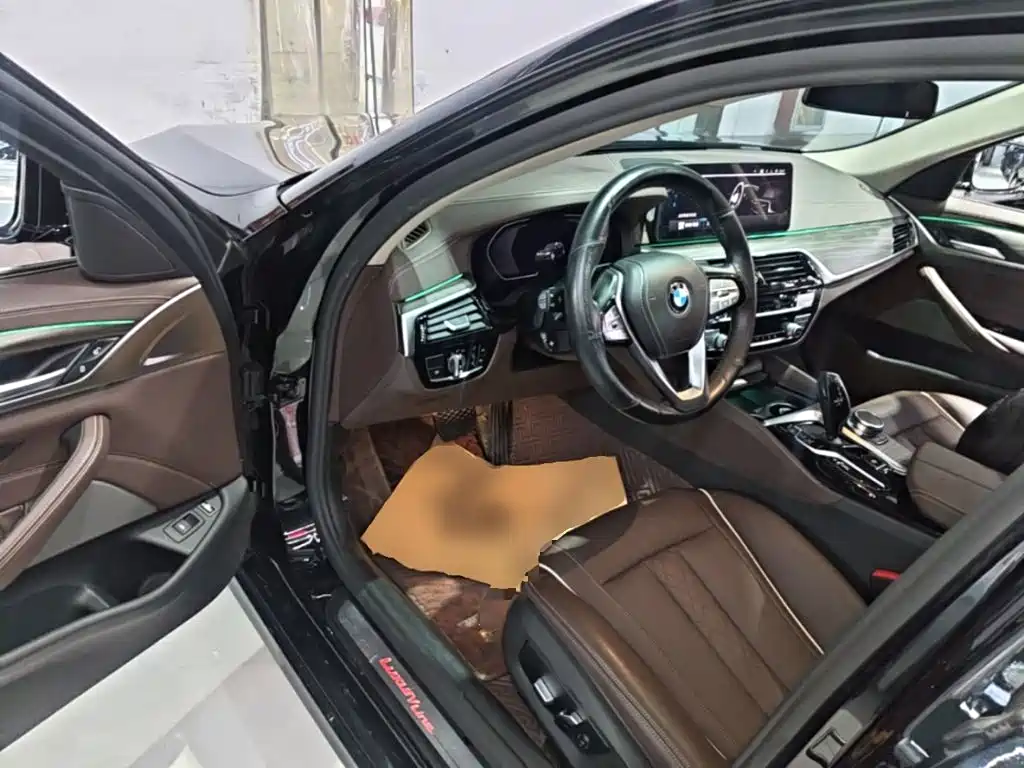 BMW 5 Series New Energy — миниатюра 16