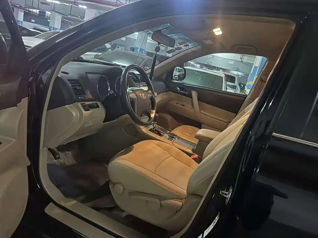 Toyota Highlander — миниатюра 5