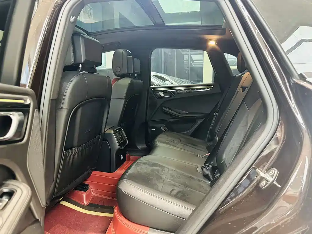 Porsche Macan — миниатюра 6