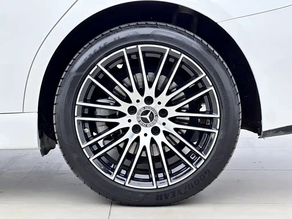 Mercedes-Benz C-Class — миниатюра 17