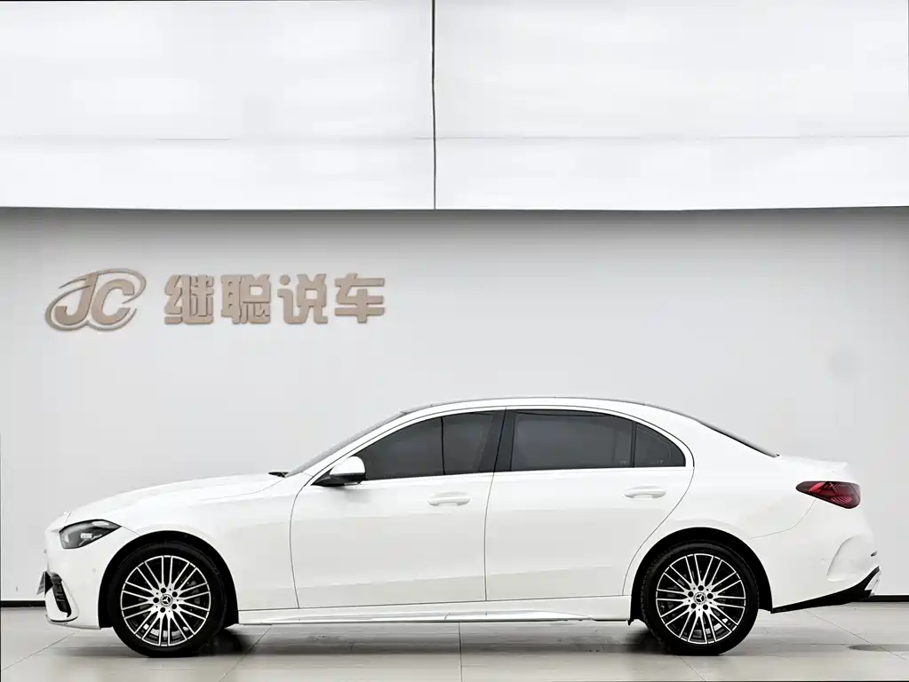 Mercedes-Benz C-Class — миниатюра 3