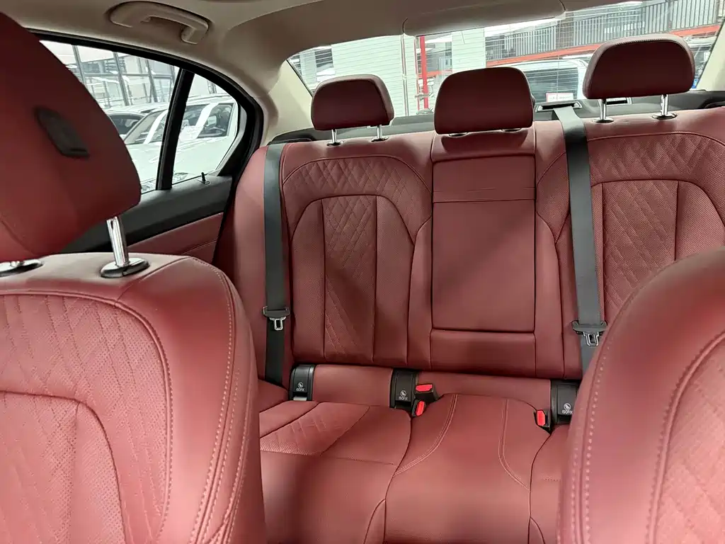 BMW 3 Series — миниатюра 13
