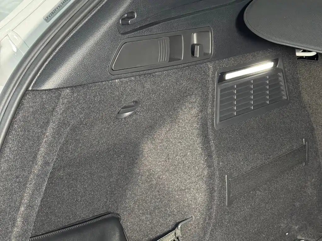 Audi Q5L — миниатюра 28