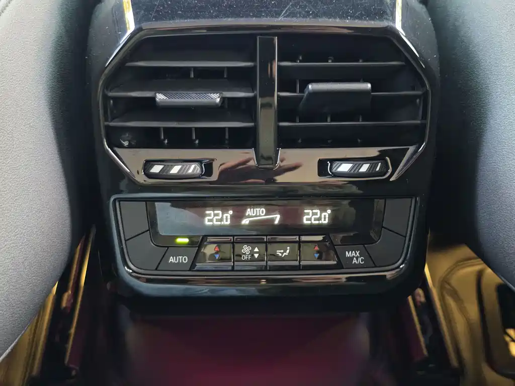 BMW iX — миниатюра 16