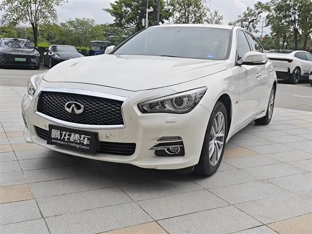 Infiniti Q50L