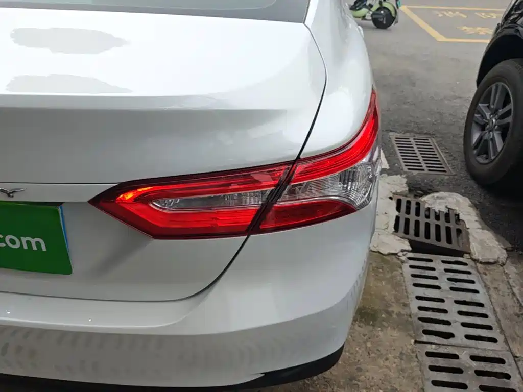 Toyota Camry — миниатюра 8