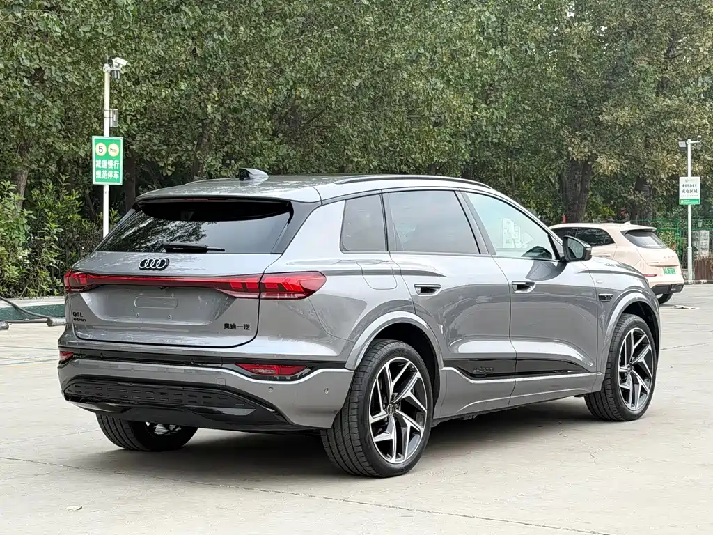 Audi Q6L e-tron — миниатюра 9