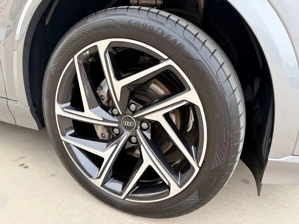 Audi Q6L e-tron — миниатюра 17
