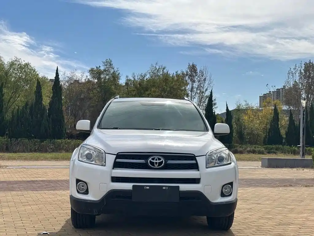 Toyota RAV4 — миниатюра 2