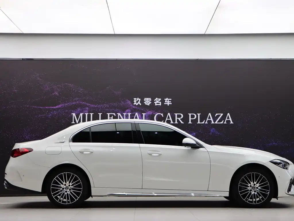 Mercedes-Benz C-Class — миниатюра 7
