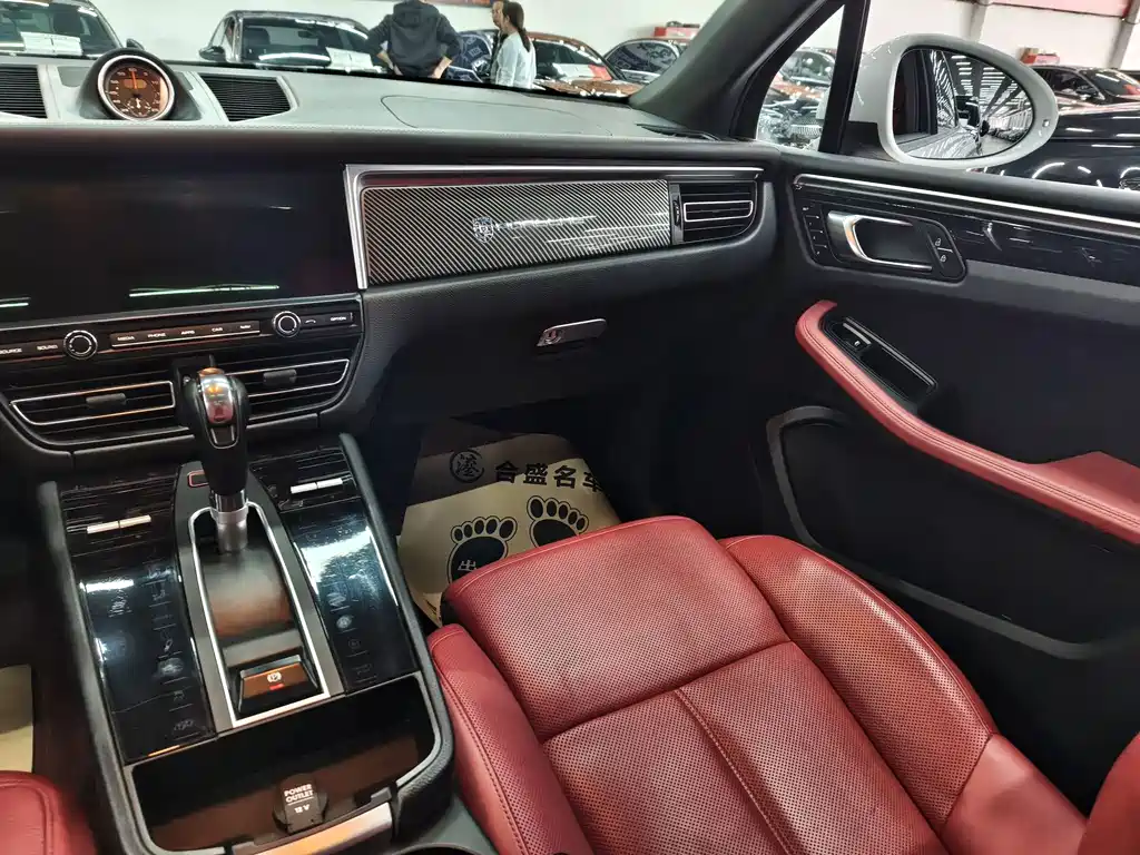 Porsche Macan — миниатюра 14