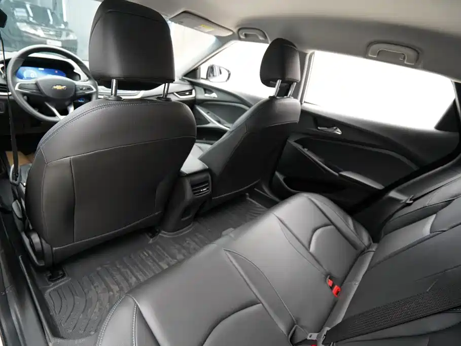 Chevrolet Menlo — миниатюра 12