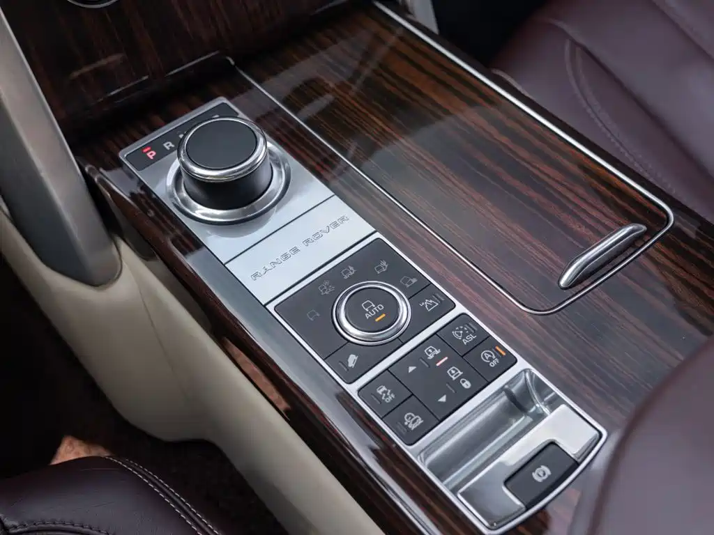 Land Rover Range Rover — миниатюра 15