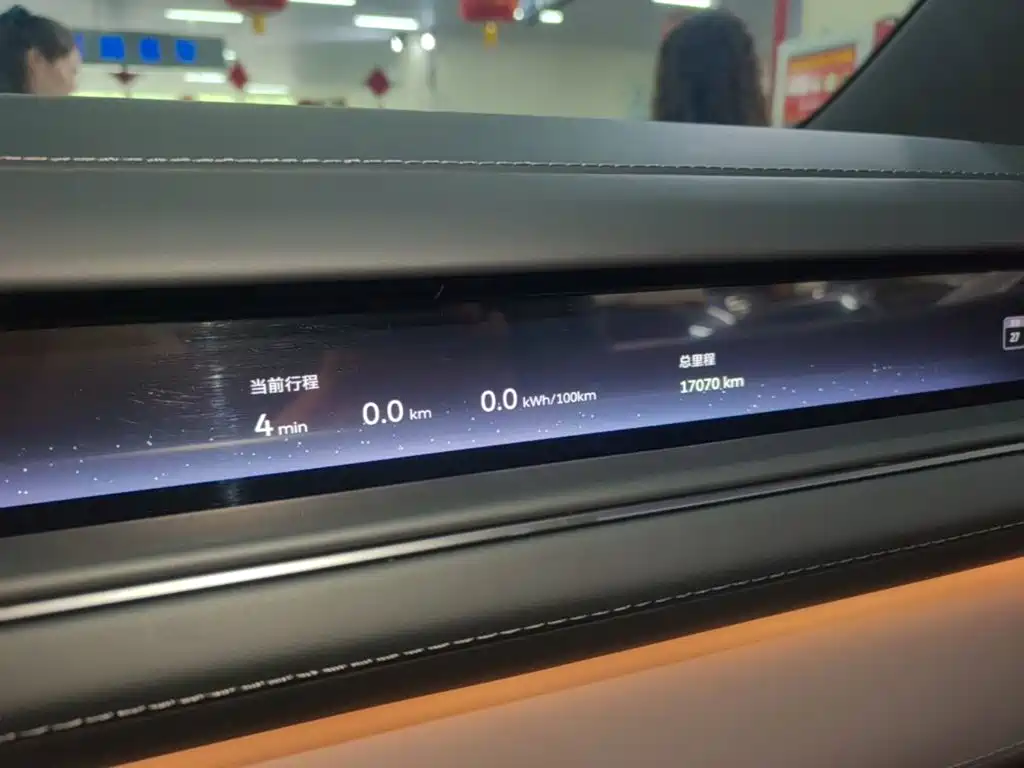 NIO ES8 — миниатюра 12