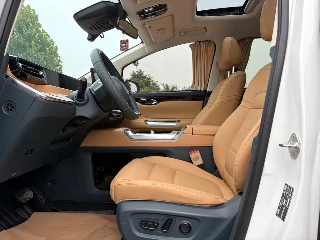 GAC Motor Trumpchi E8 PHEV — миниатюра 5