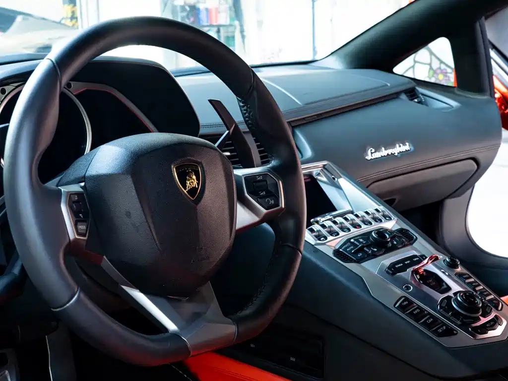 Lamborghini Aventador — миниатюра 7