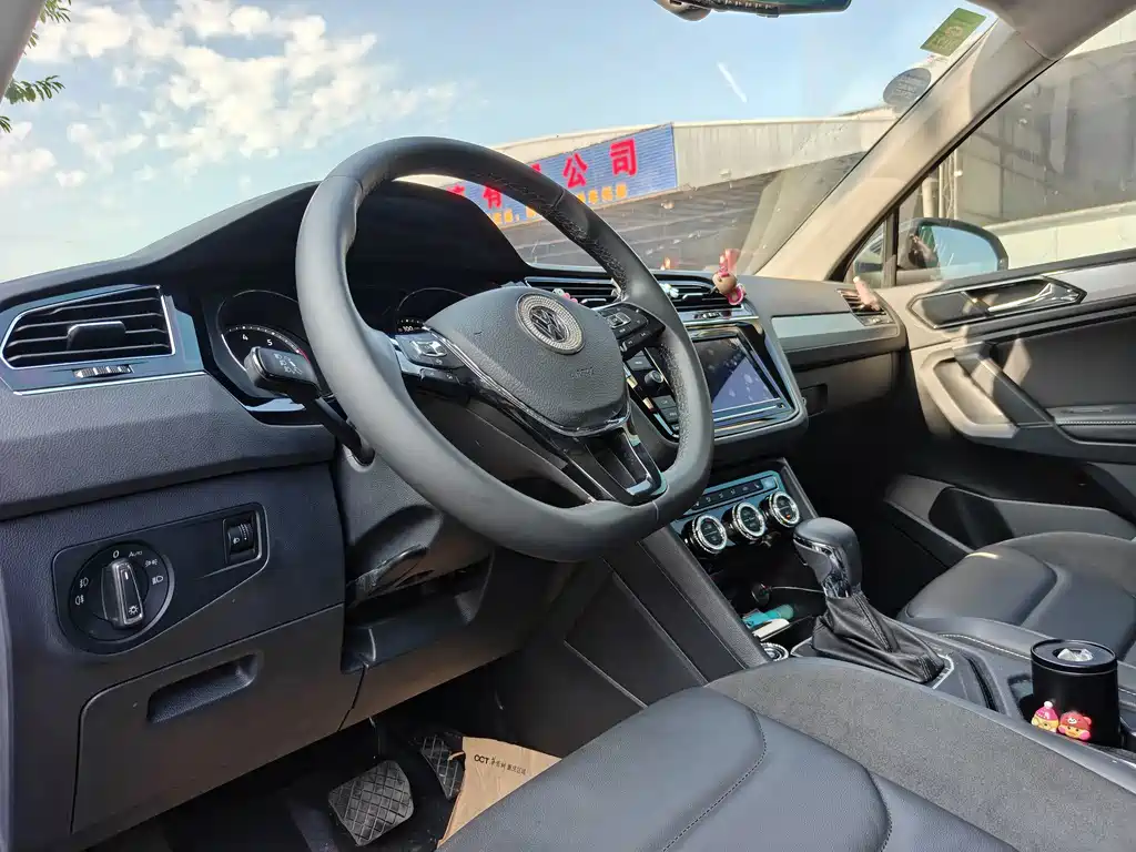 Volkswagen Tiguan L — миниатюра 7