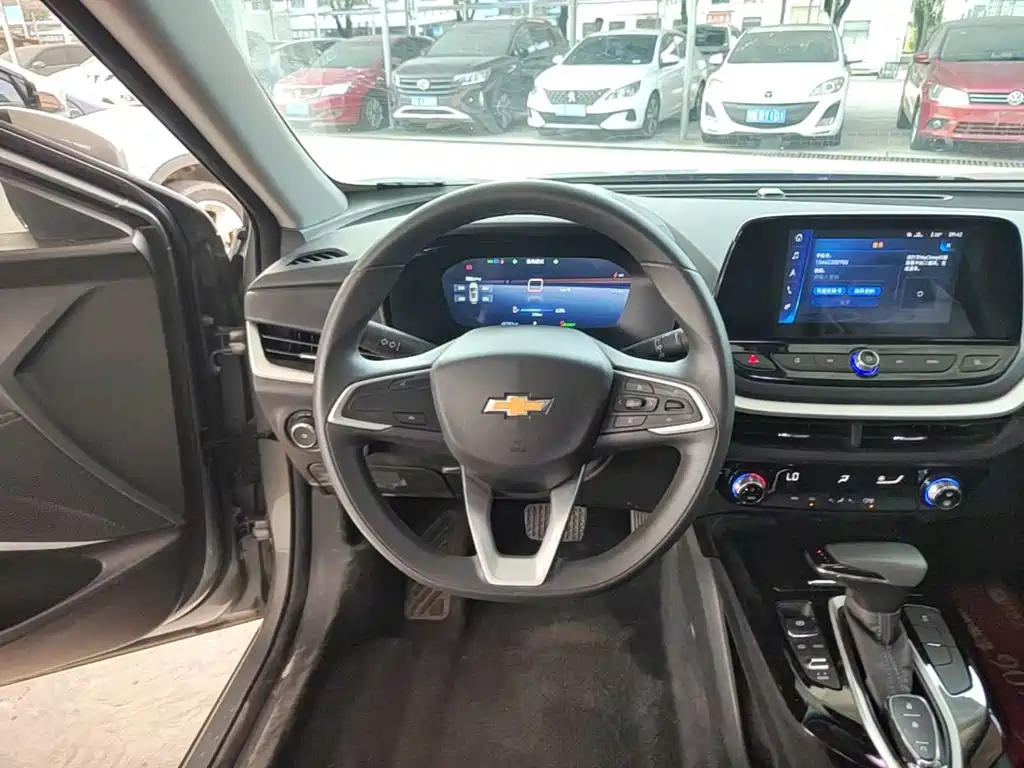 Chevrolet Menlo — миниатюра 11