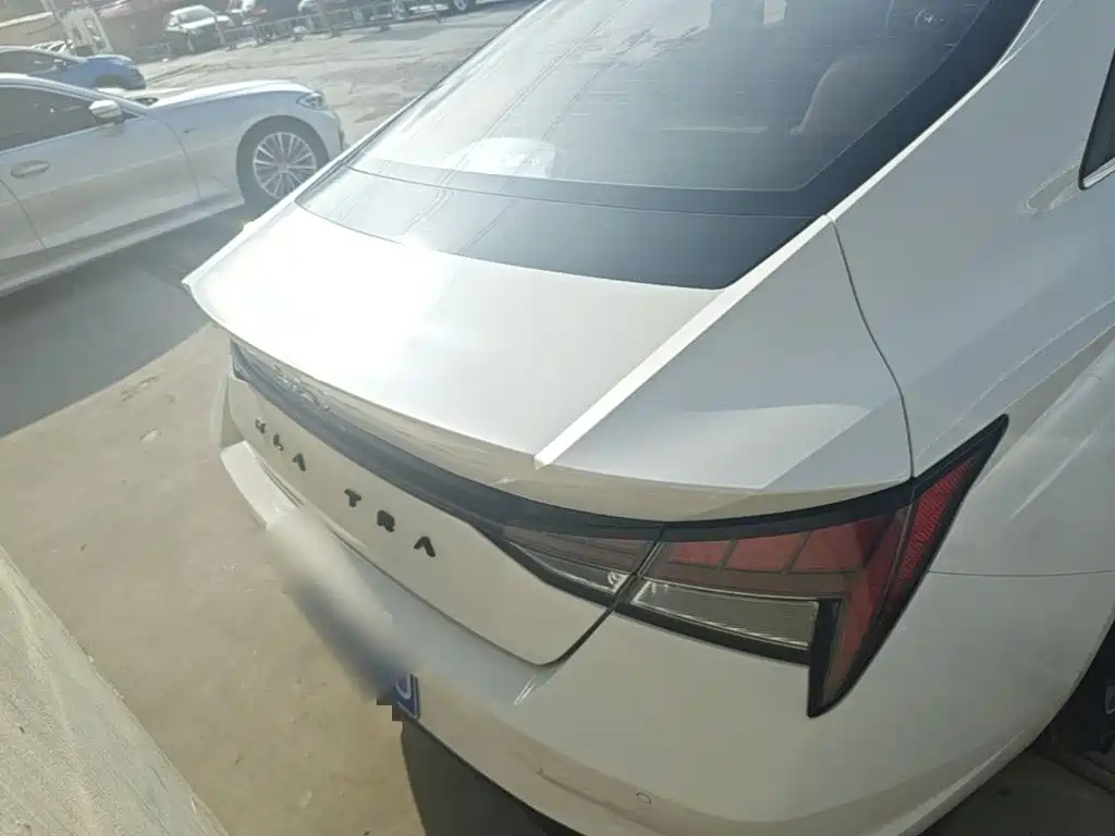 Hyundai Elantra — миниатюра 6