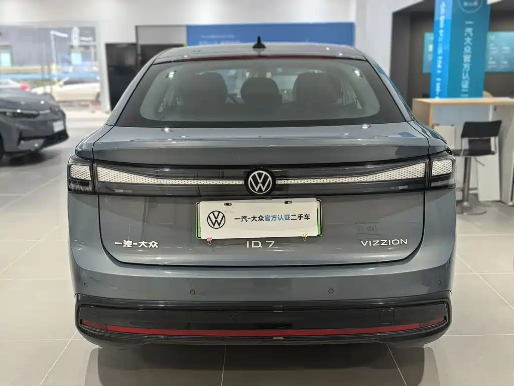 VOLKSWAGEN ID.7 VIZZION