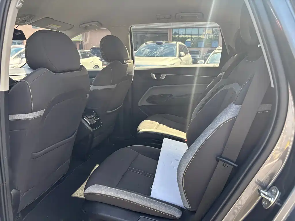 Wuling Victory — миниатюра 8