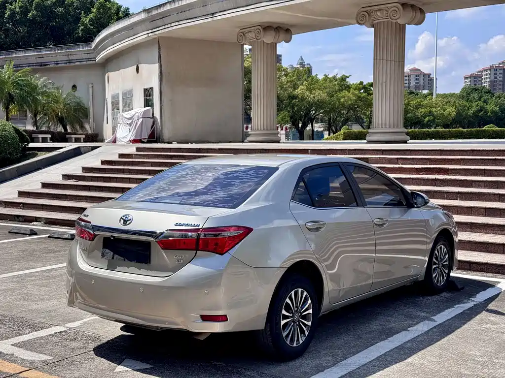 Toyota Corolla — миниатюра 10