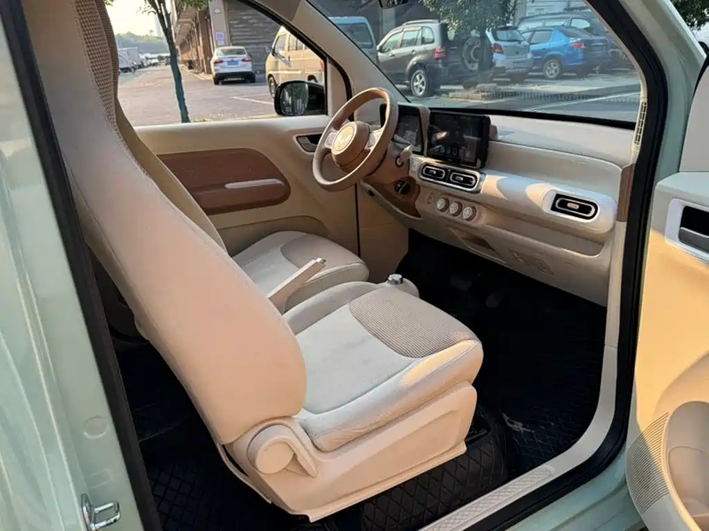 Wuling MINIEV — миниатюра 9