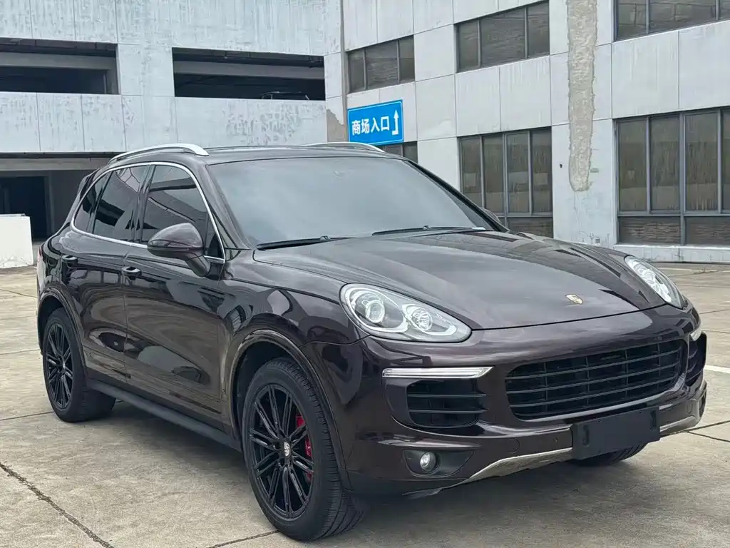 Porsche Cayenne — миниатюра 3