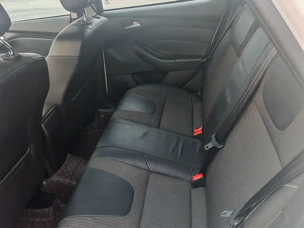 Ford Focus — миниатюра 6