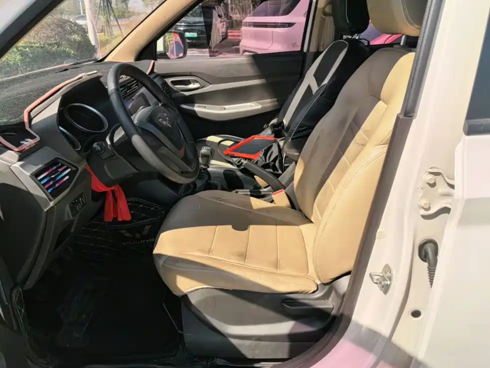 Wuling Hongguang — миниатюра 15