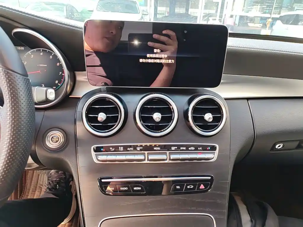 Mercedes-Benz C-Class — миниатюра 13