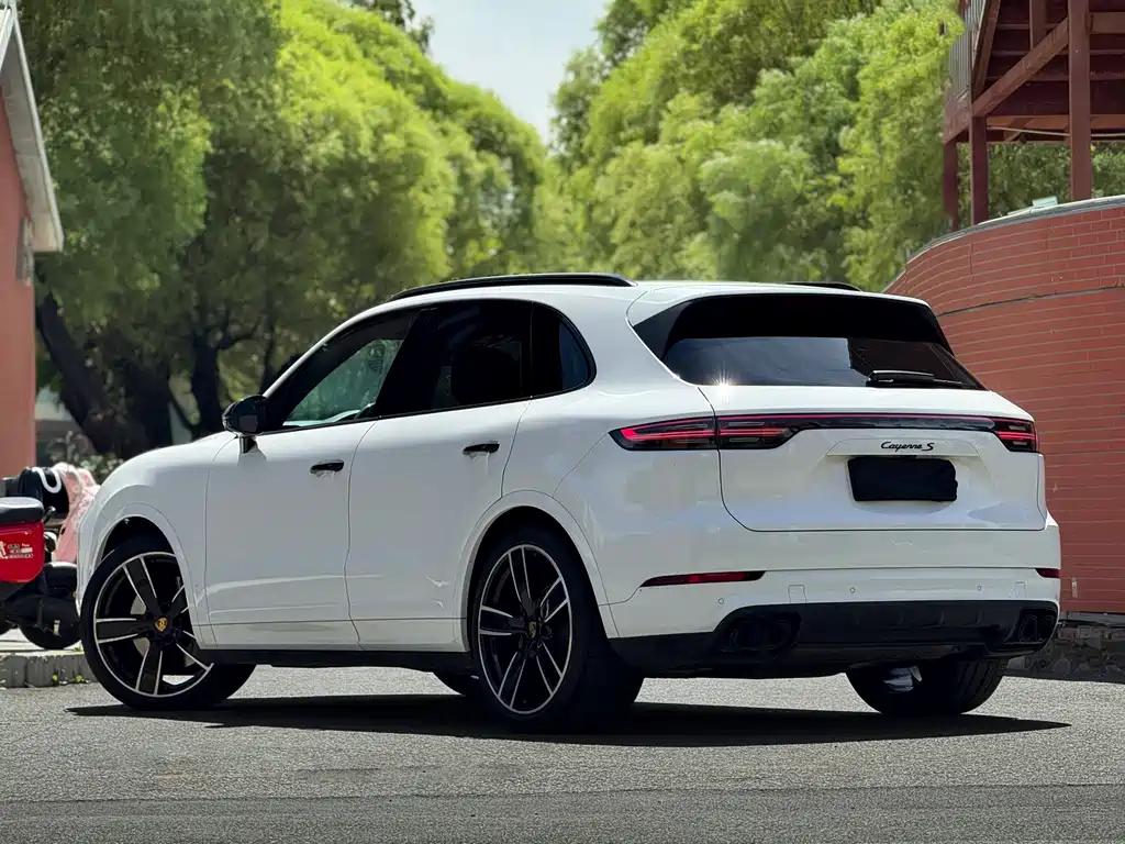 Porsche Cayenne — миниатюра 14