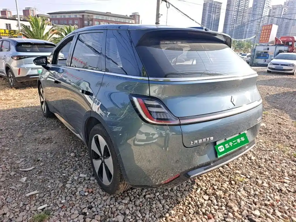 Baojun Yunduo — миниатюра 5