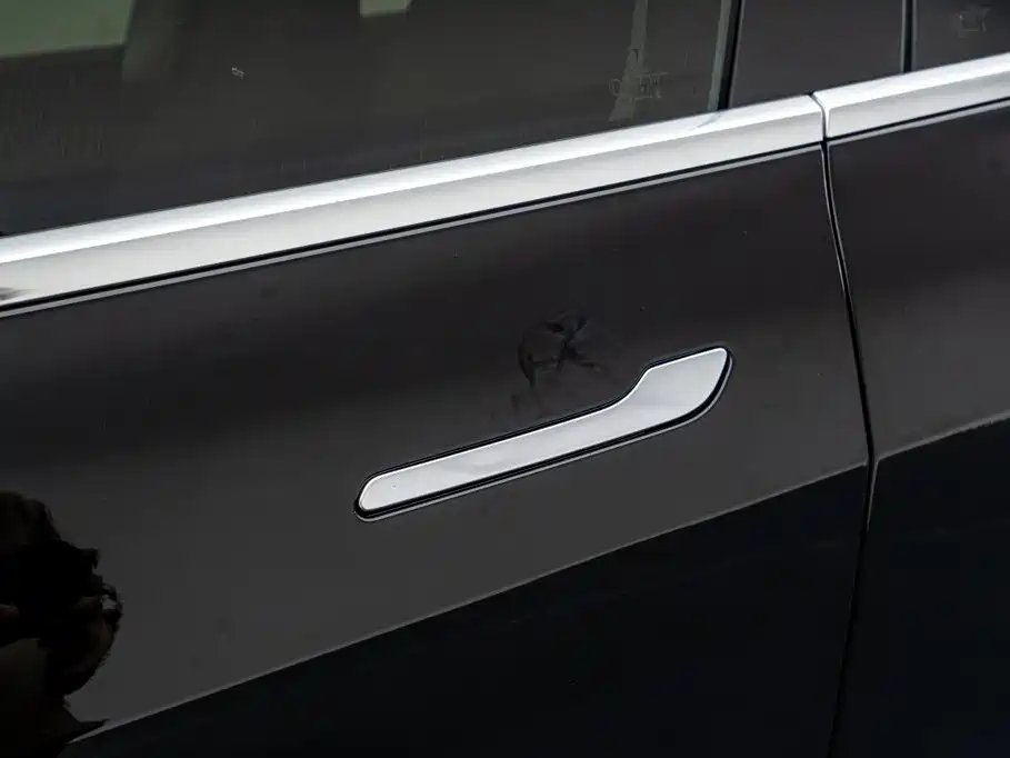 Tesla Model 3 — миниатюра 22