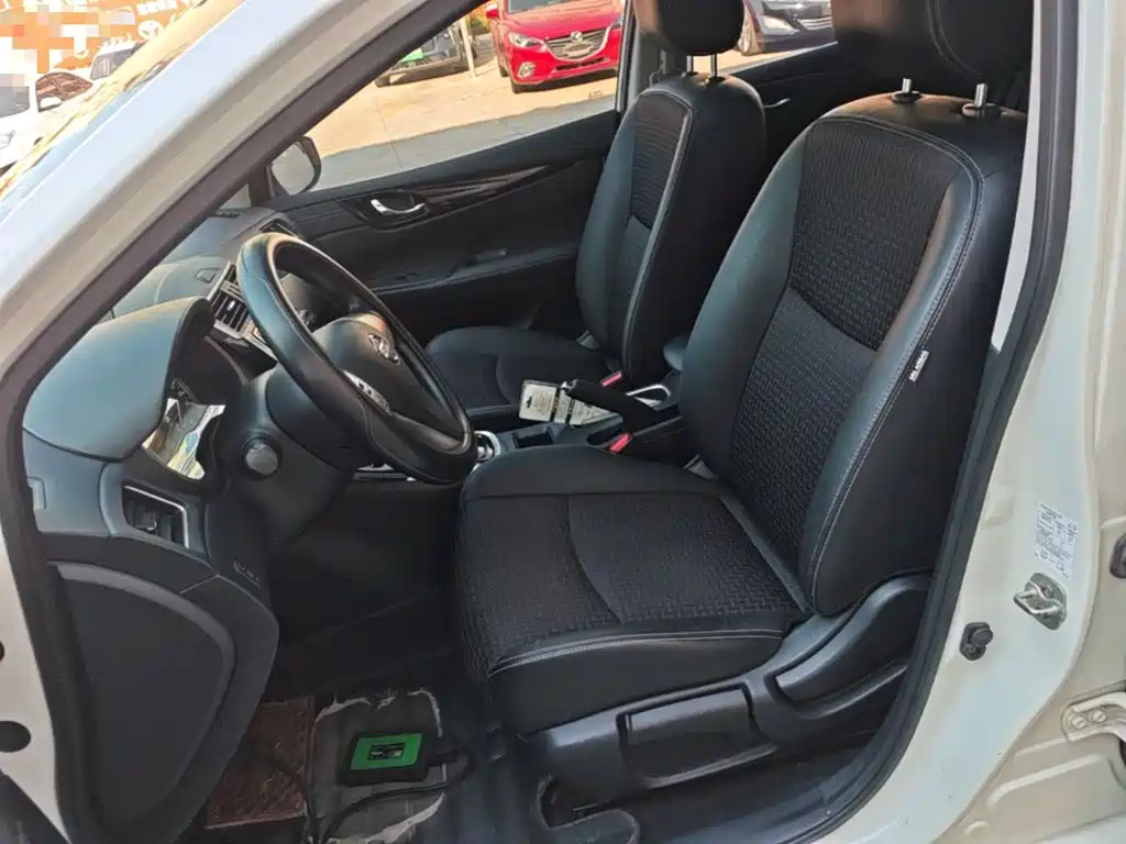Nissan Tiida — миниатюра 15