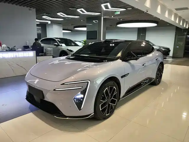 2025 Avatr 06