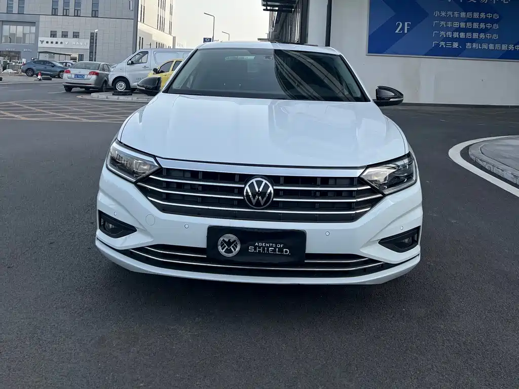 VOLKSWAGEN SAGITAR