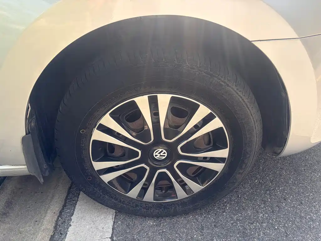 Volkswagen Jetta — миниатюра 8