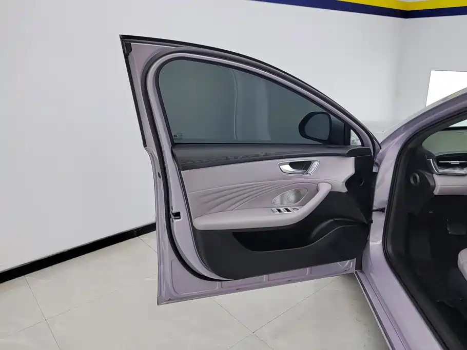 Roewe M7 DMH — миниатюра 7