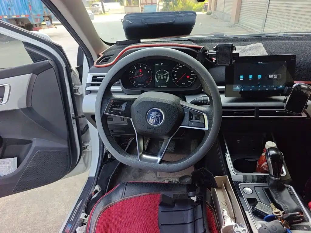 BYD Qin — миниатюра 6